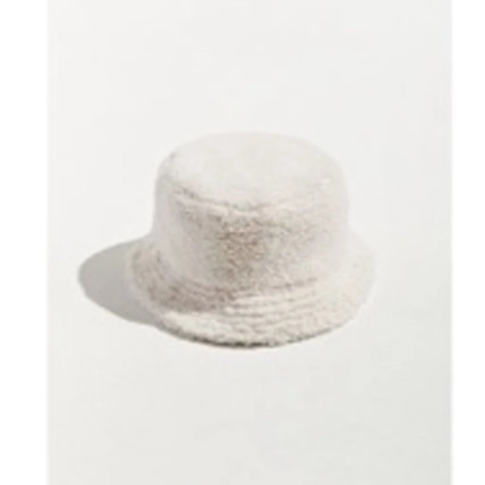 UO Sherpa Bucket Hat